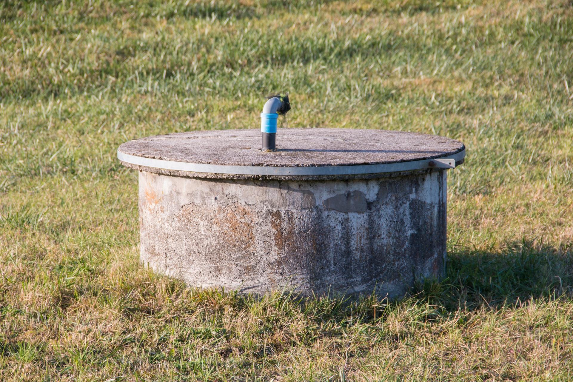 Betonzisterne im Garten als Wasserspeicher | Regenwassernutzungsanlage

